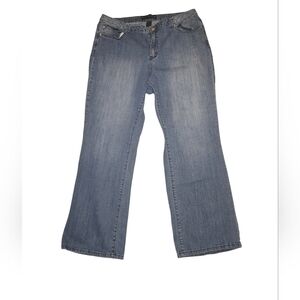 Venezia Lightwash Straight Leg Mom Jeans, Size 18 Reg